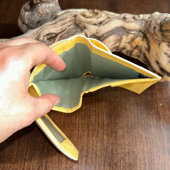 Cole Haan yellow leather Card wallet tri-fold - Picture 7 of 9